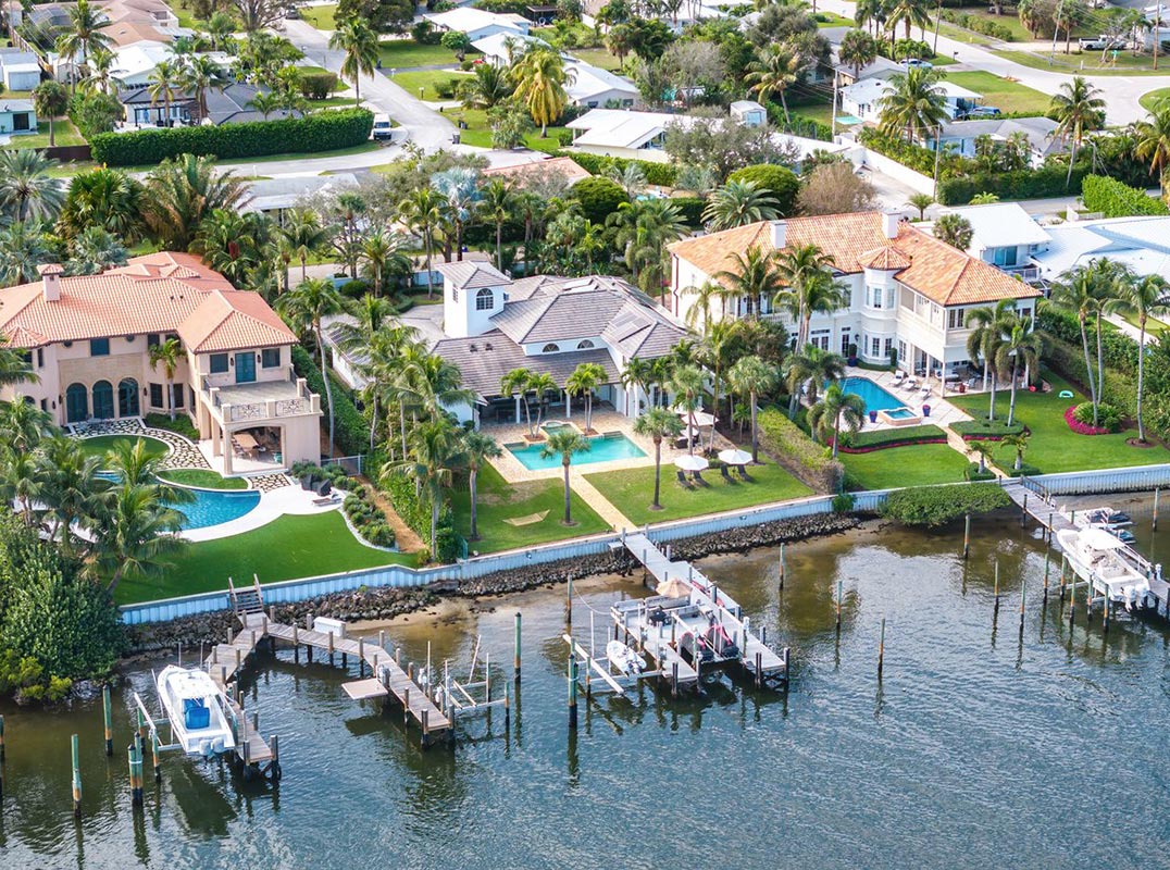 Dream Waterfront Oasis
