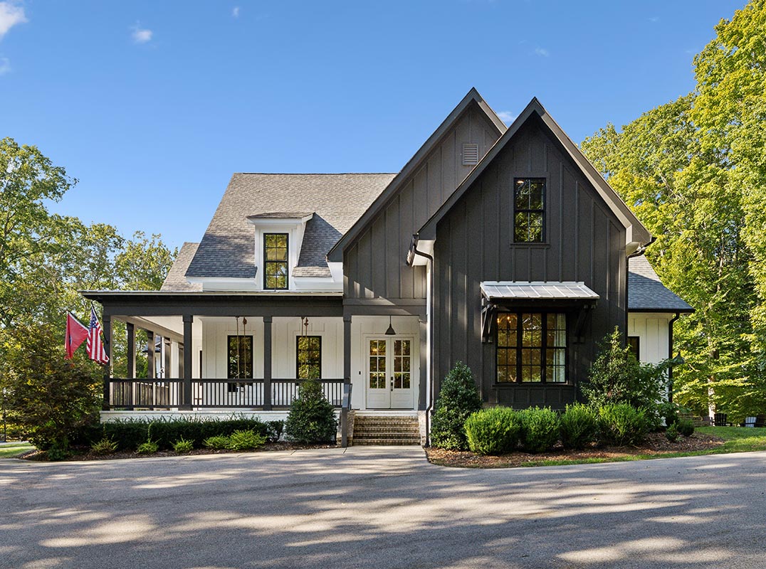 Fabulous Modern Farmhouse Situated On 23.82 Acres In Leiper's Fork