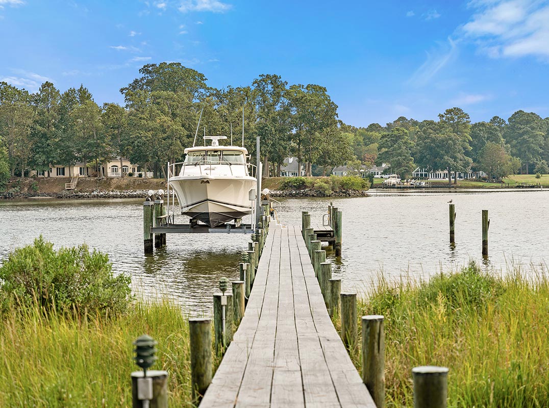 LHM Washington DC Stunning 4BR French Country Stone Home on 4 Acres