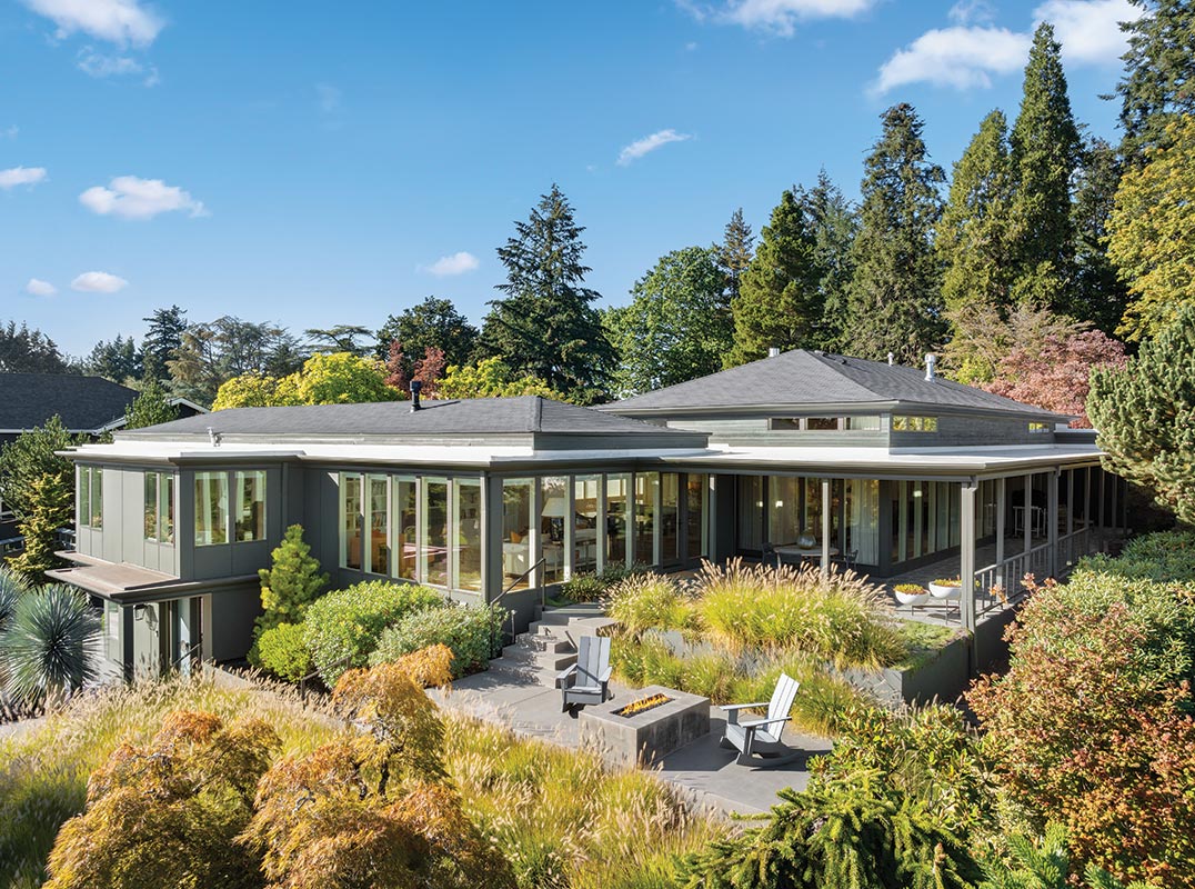 MAGNIFICENT MID-CENTURY MODERN