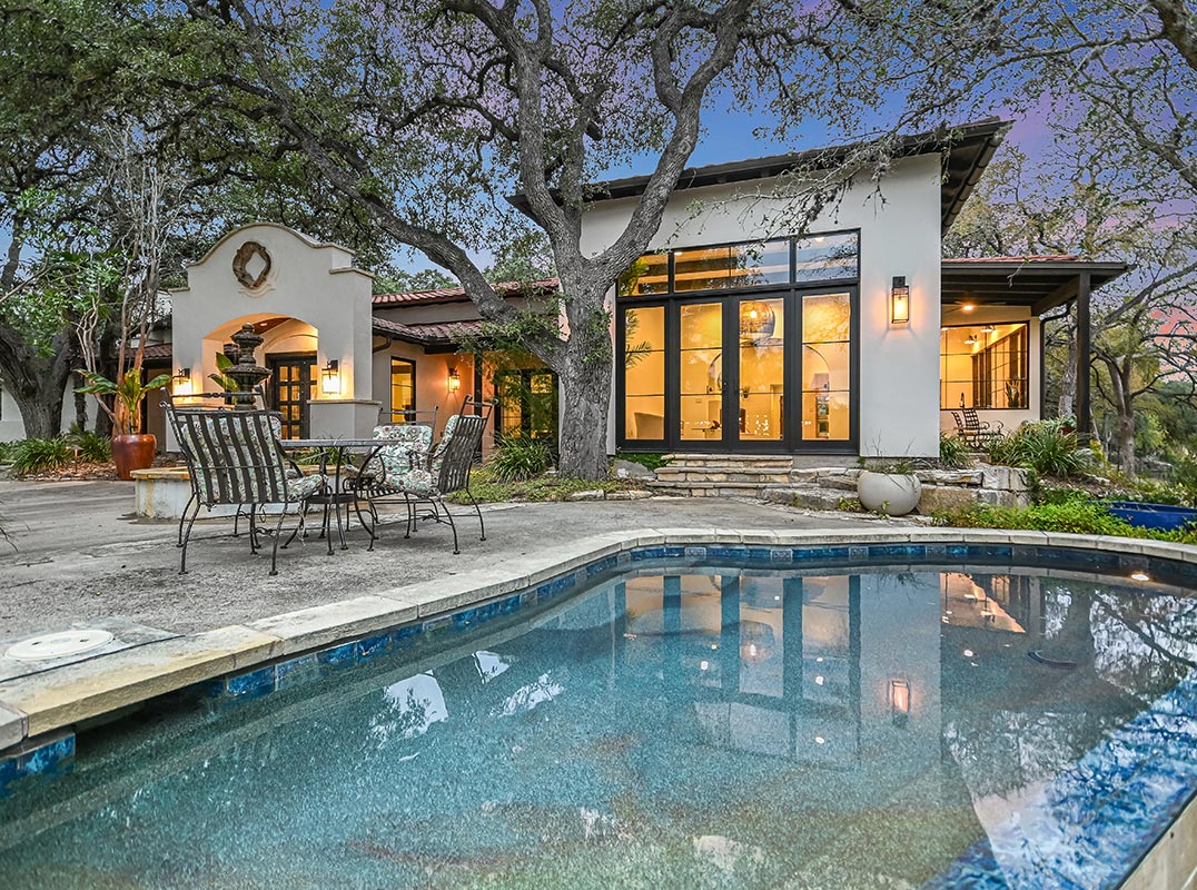Modern Hacienda On The Blanco River
