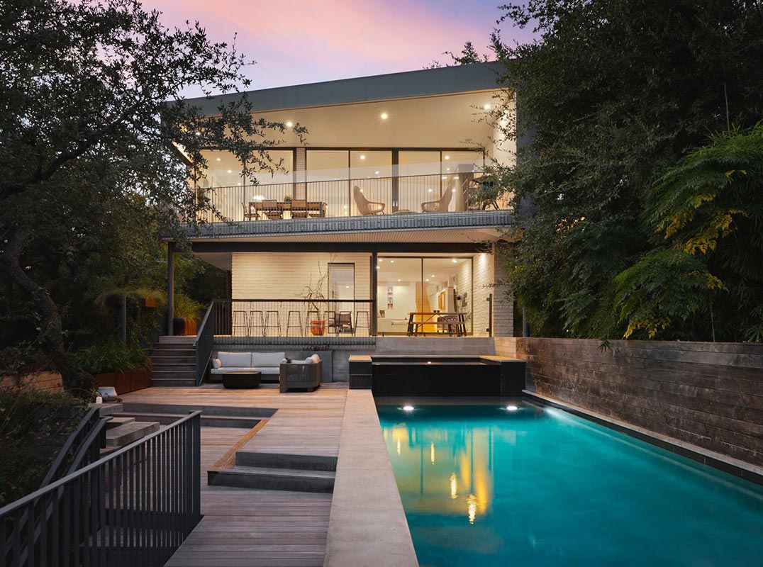Westlake Oasis: Where Nature Meets City Living