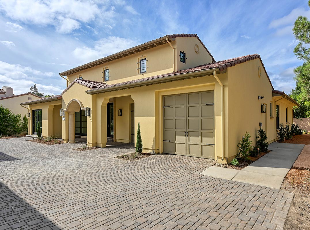 Amazing New Construction In Prestigious Gated Plaza De La Fuente