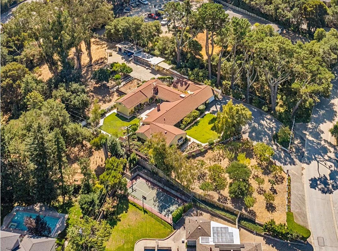  Located In One Of The Peninsula's Most Desirable Neighborhoods
