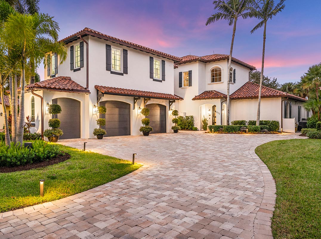 Stunning Residence Nestled in the Prestigious Trump National Golf Club Jupiter