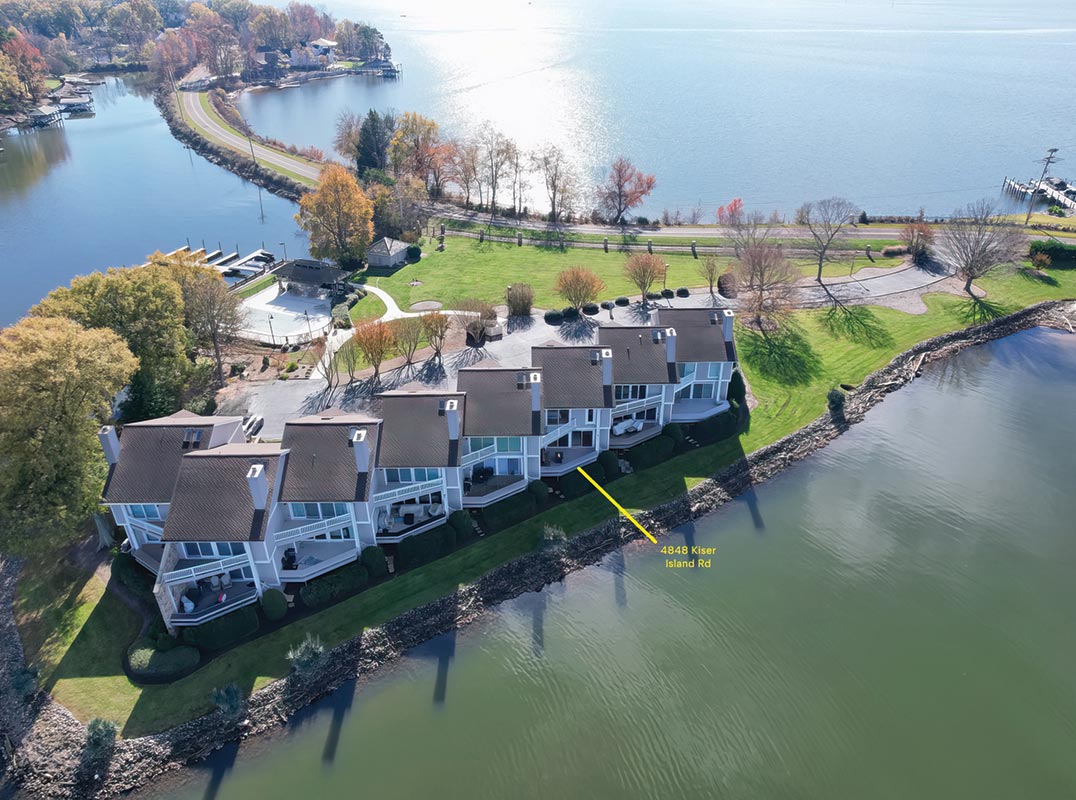 Exclusive Townhome With a Boat Slip