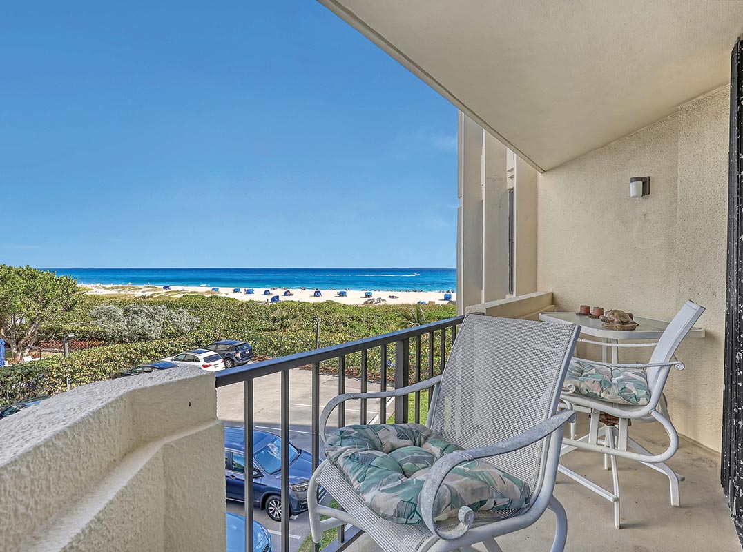 Phoenix Towers | Iconic Oceanfront Community