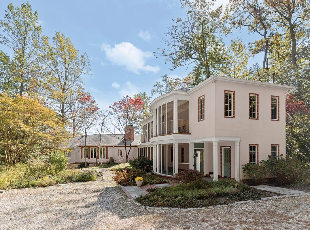 Waterfont Cottage on Gibson Island