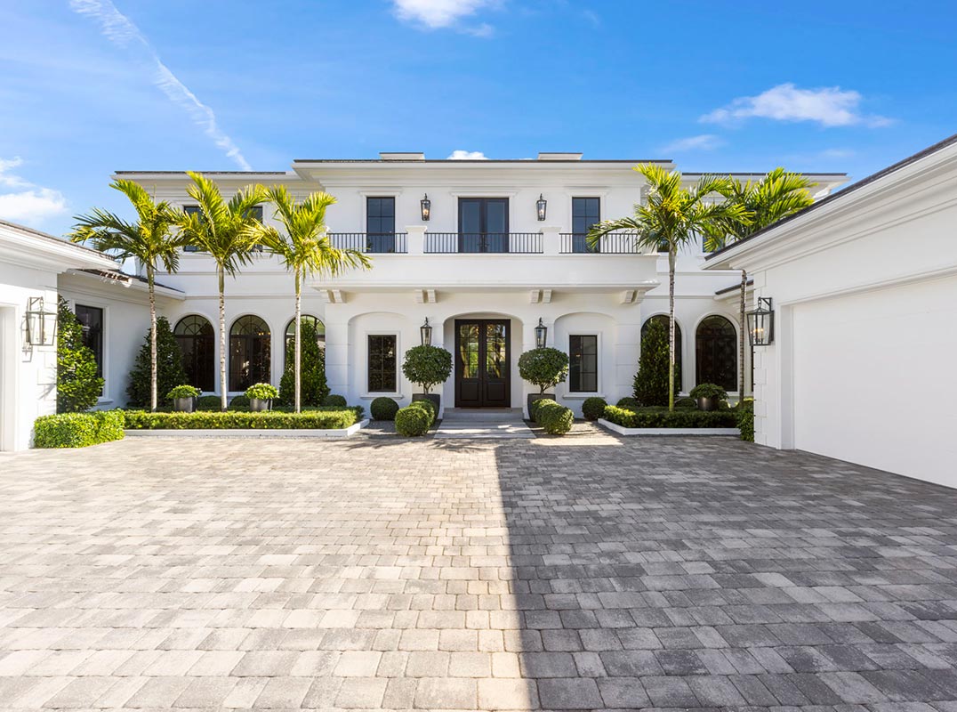 Exquisite Property Nestled in Seminole Landing