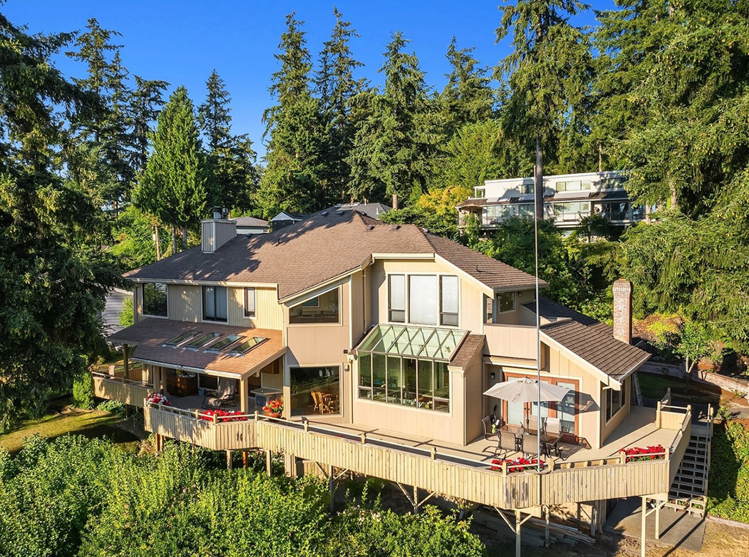 West Facing Lake Sammamish View Home