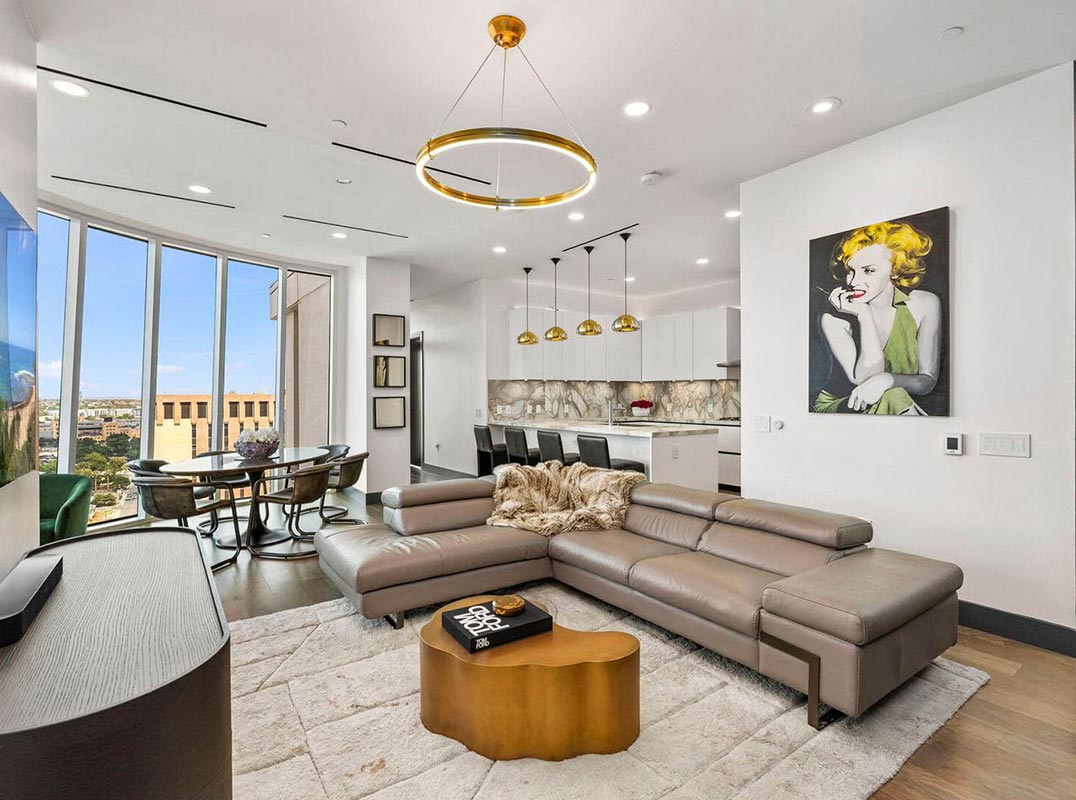 Exquisitely Crafted Condominium