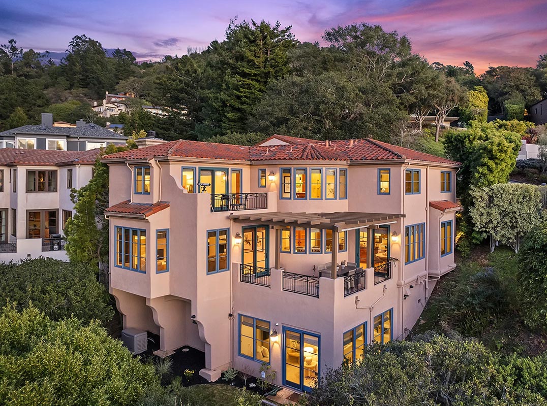 Stunning Views and Timeless Elegance in the Claremont Hills