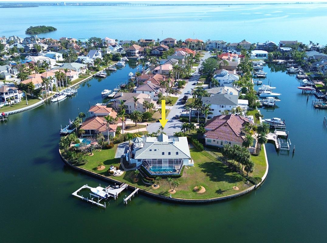 Exquisite Waterfront Oasis 
