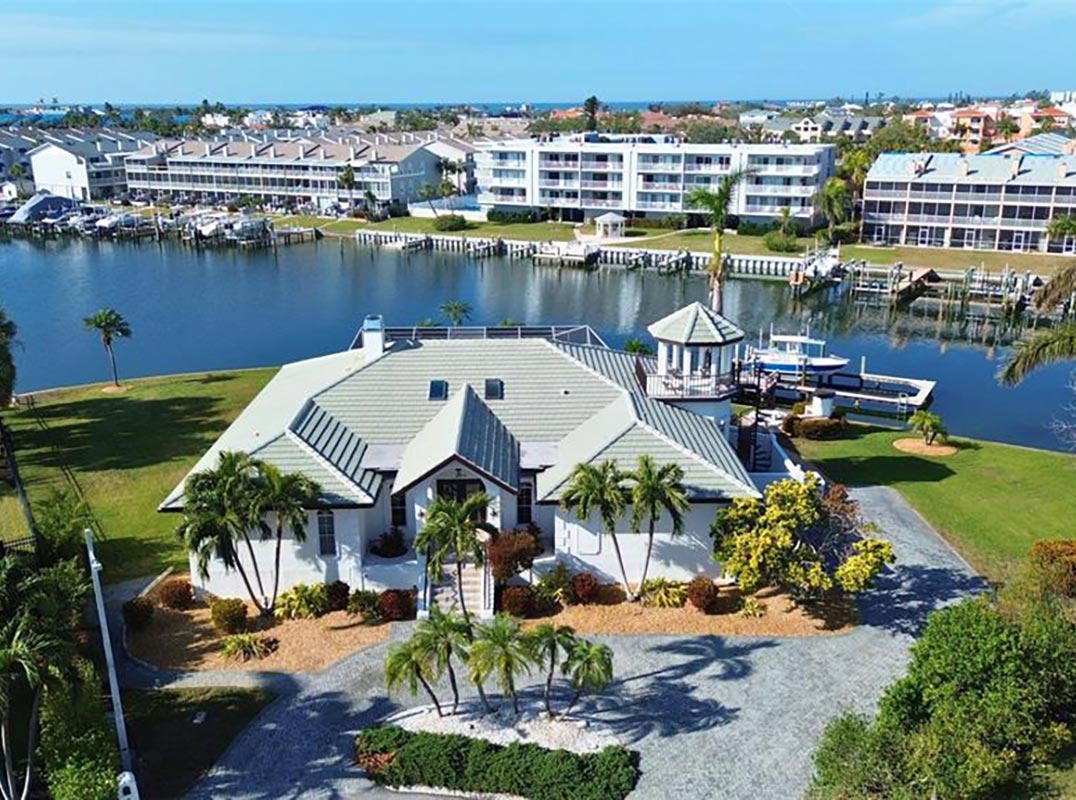 Exquisite Waterfront Oasis 