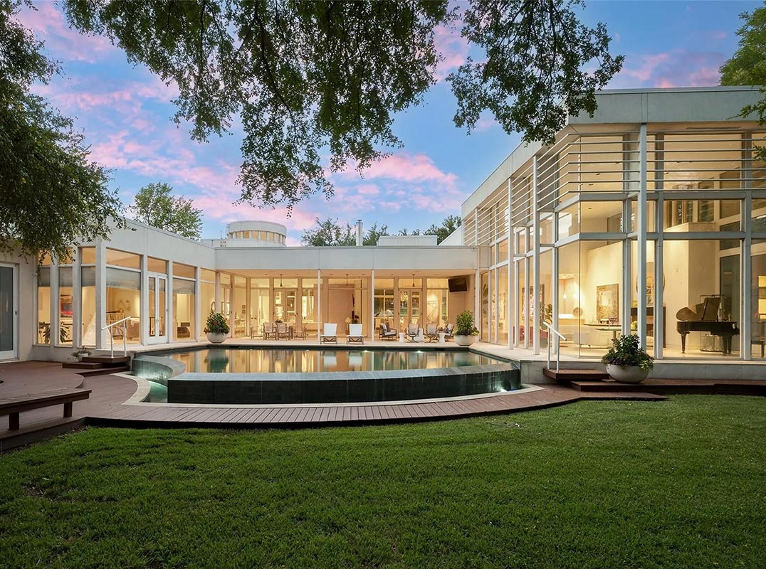 Iconic Living in Bluffview