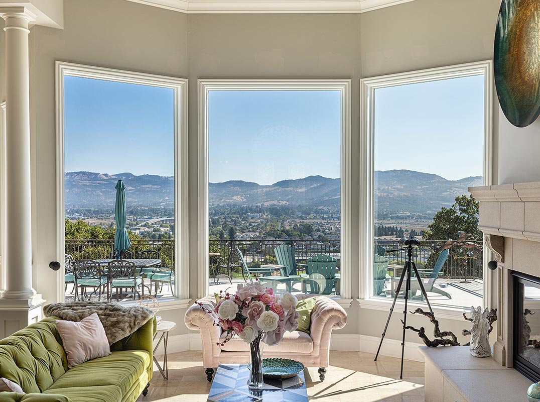 Huge Panoramic Views!