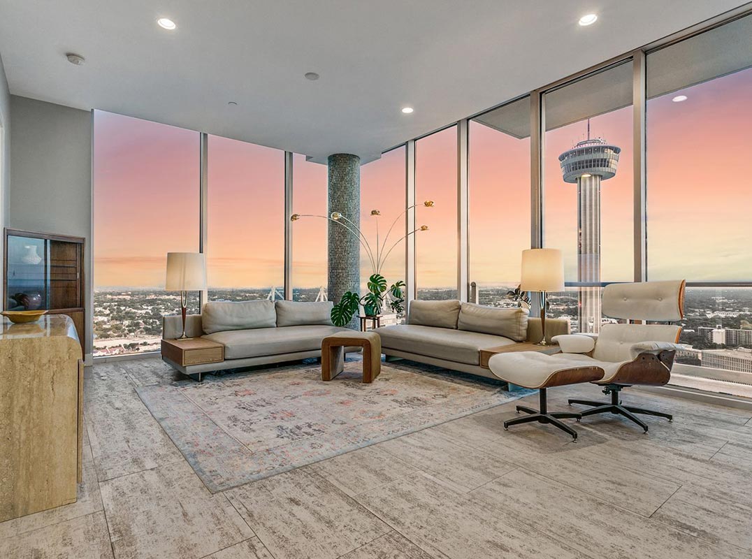 28th floor of the Alteza