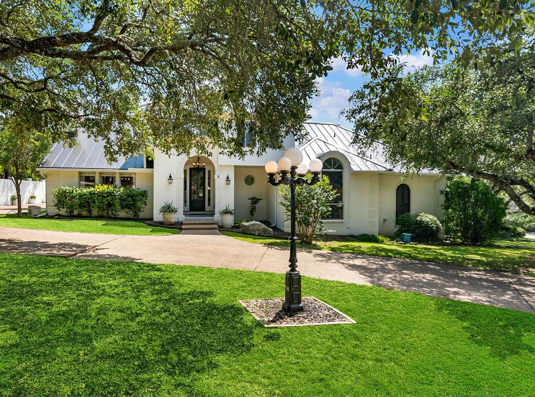 Masterfully Designed Home In The Dominion