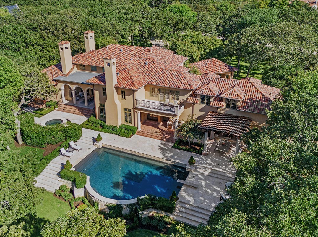 Gated Lake Living In Flower Mound