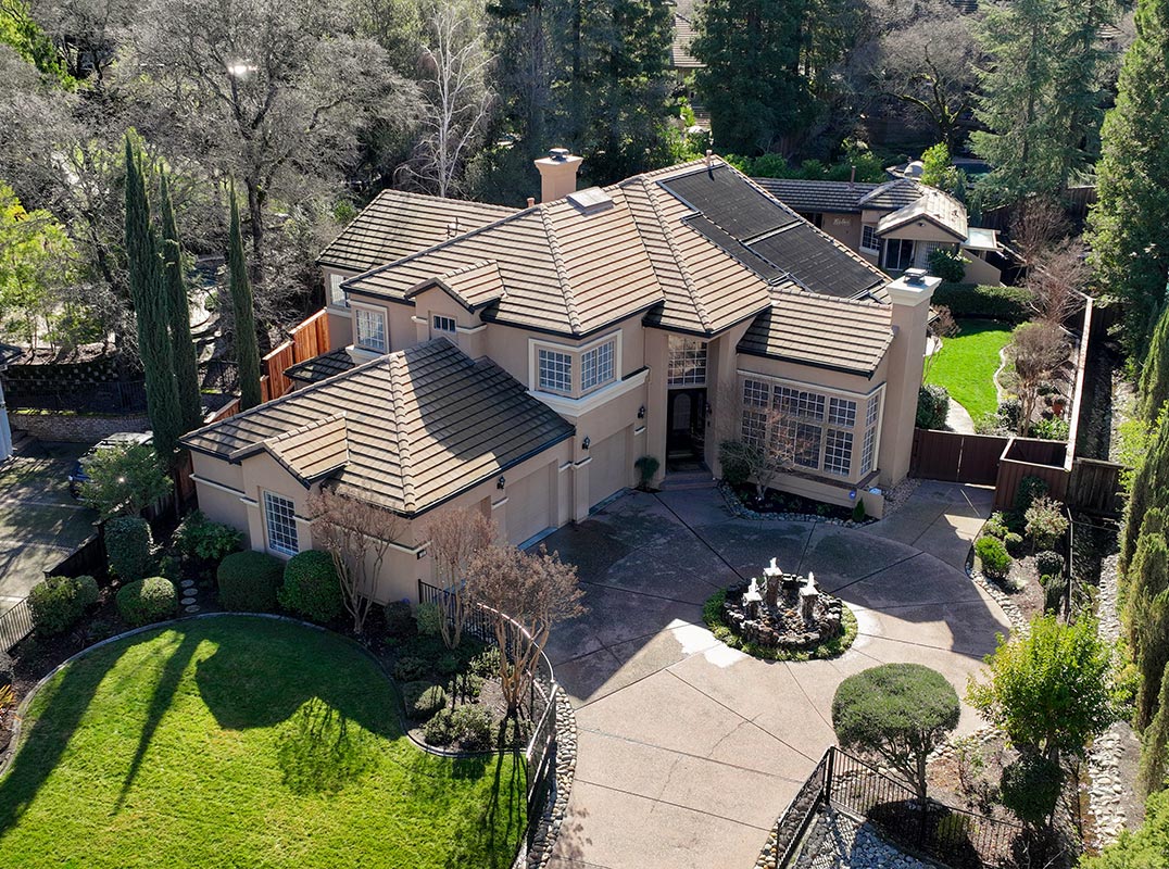 Exquisite Custom Home In Los Cerros