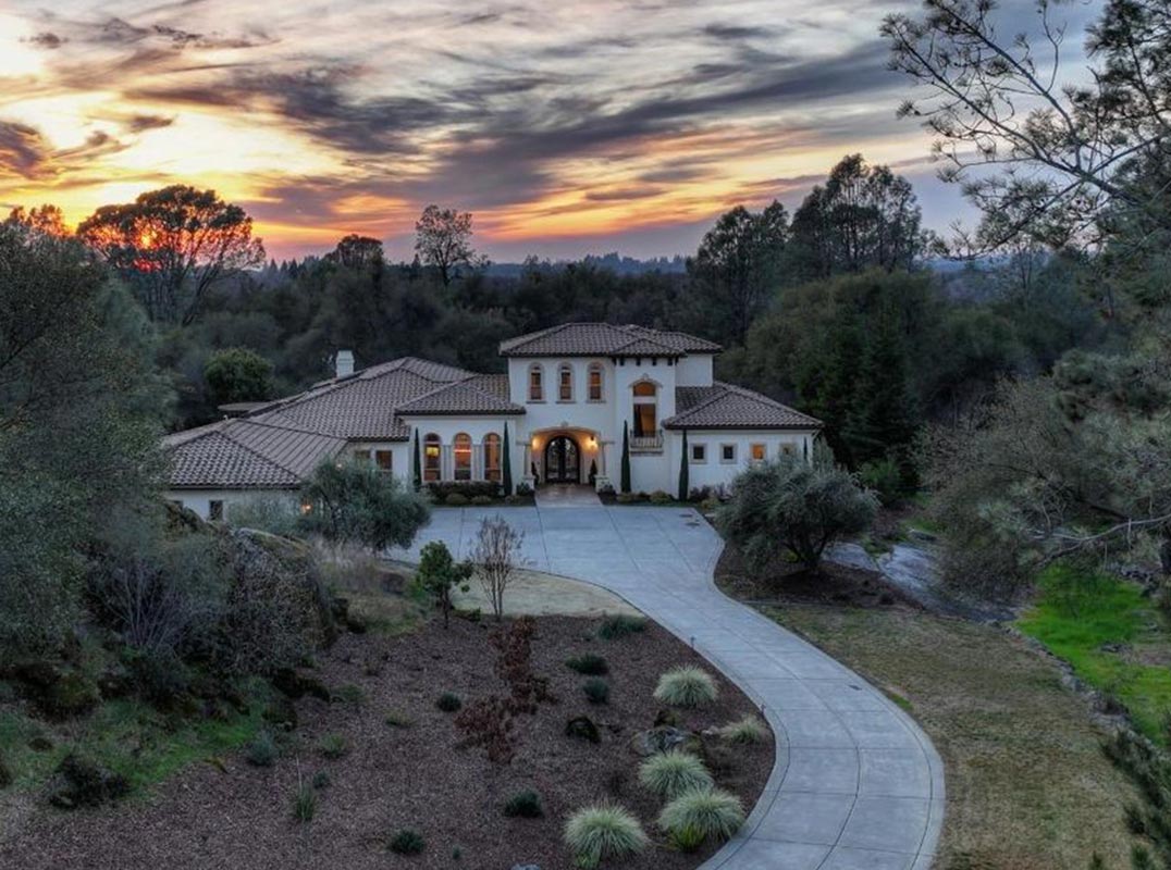 Exquisite, Custom Estate Situated On 1.6 Acres In The Boulders