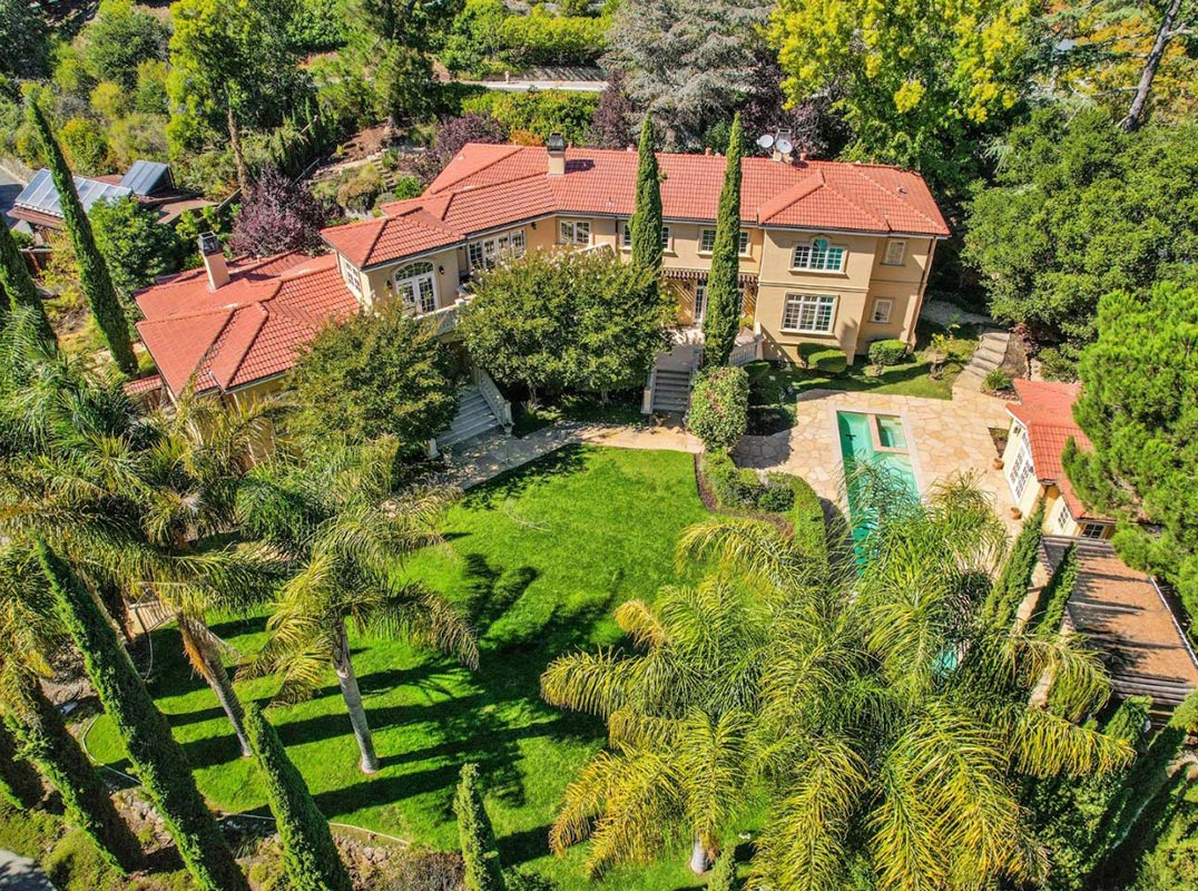 1.11 Lush Acres In The Prestigious Lower Hillsborough 