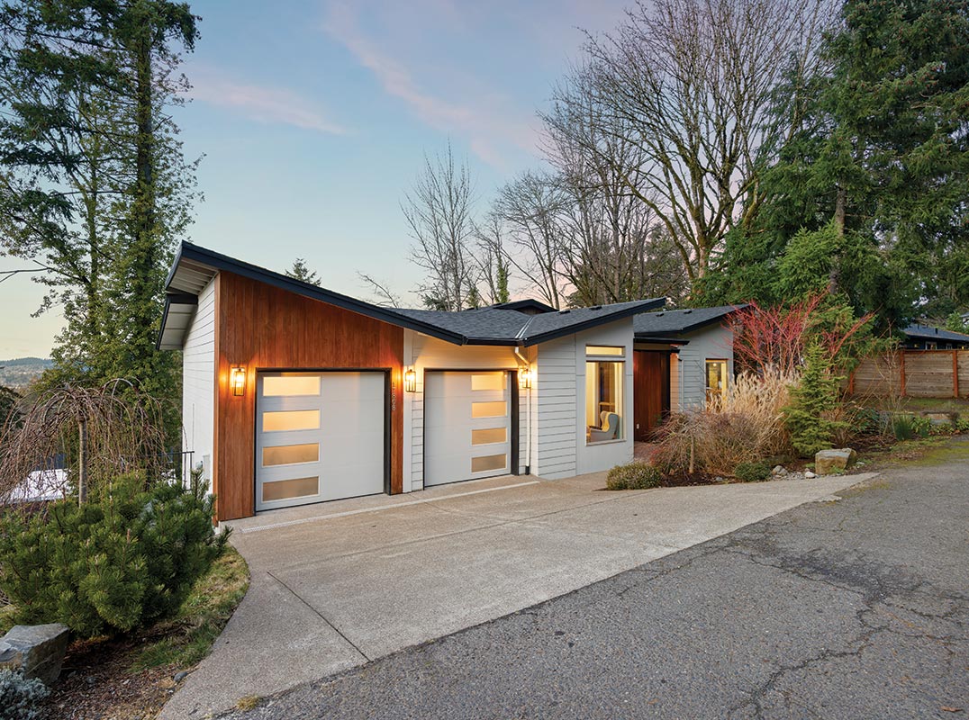 Modern Main-Level Living in Lake Oswego
