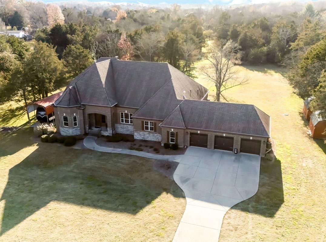 Beautiful 3.78 Acre Lot In Brentwood