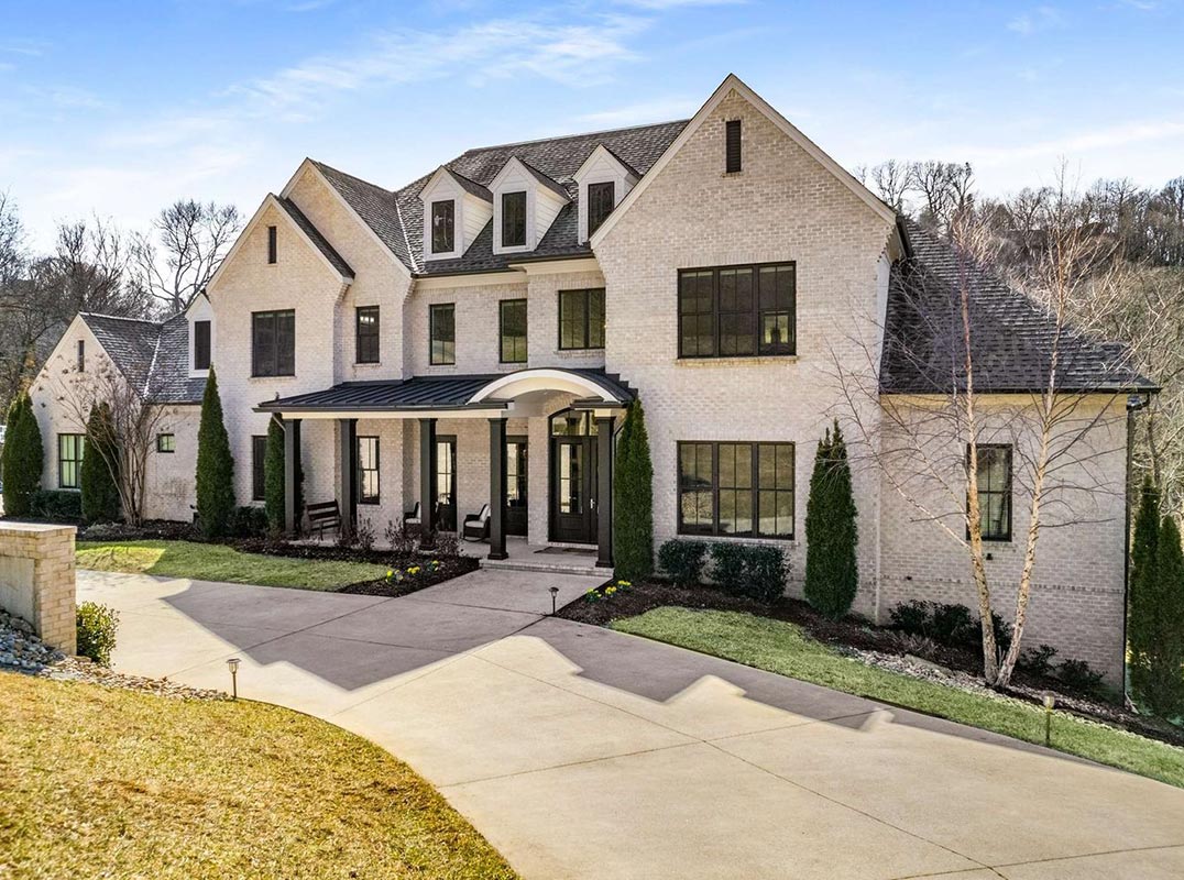 You Will Be Impressed! Over 2 Acres In Forest Hills!