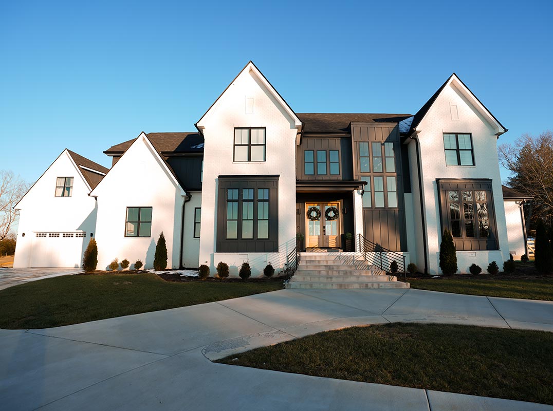 Modern Transitional on Flat 7.07 Acres
