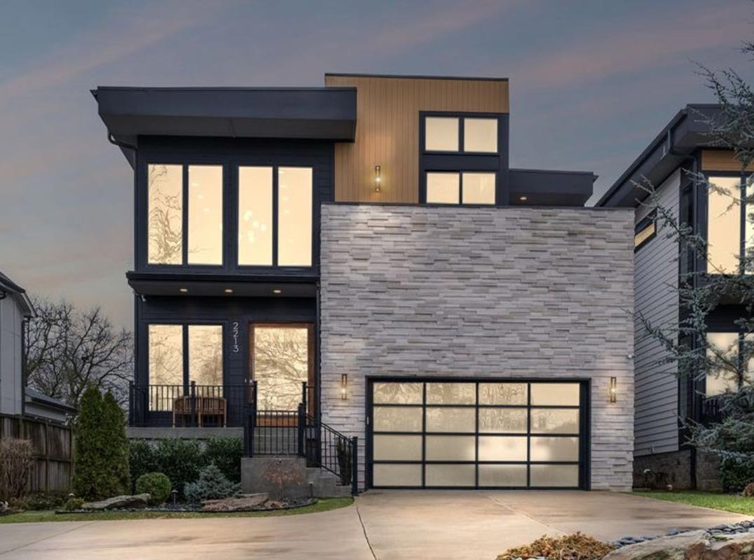 Sophisticated Green Hills Living