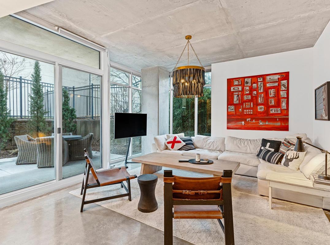 Downtown Private Corner Unit Retreat