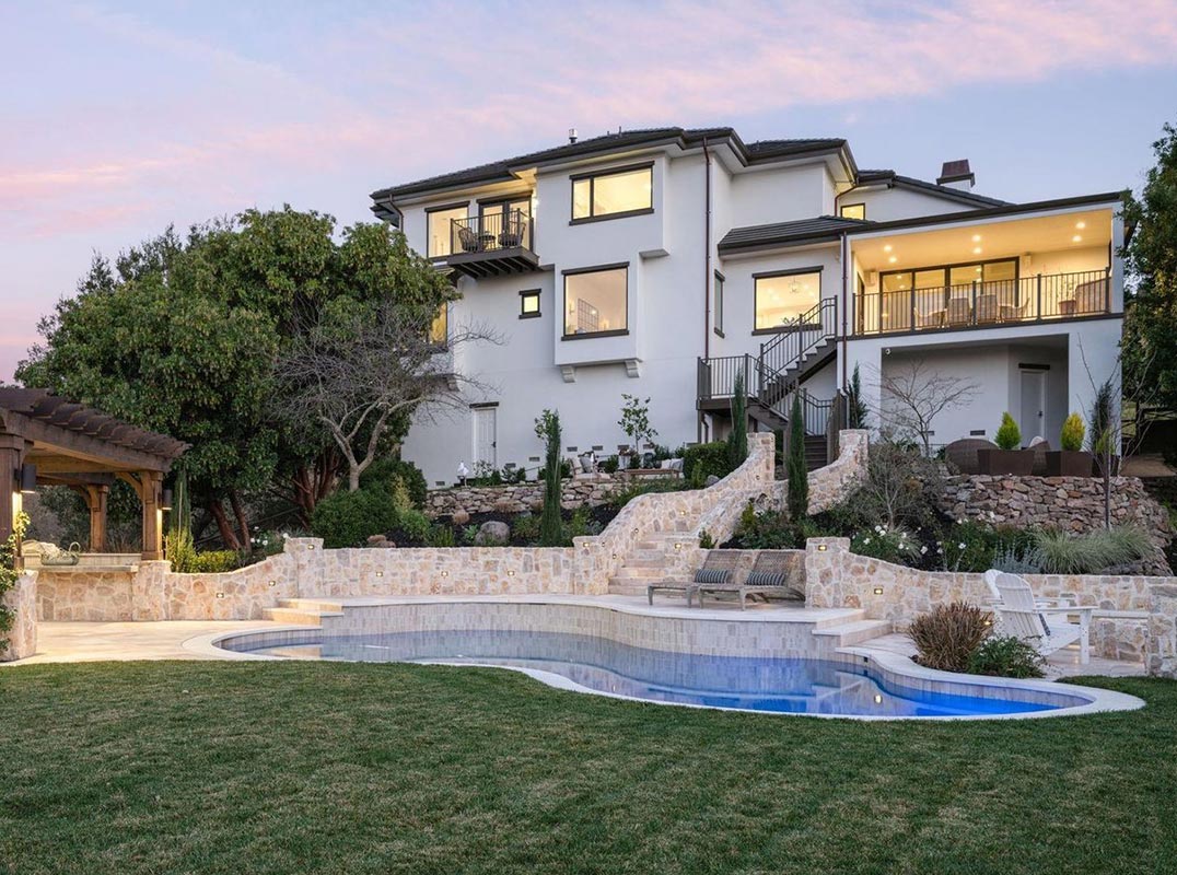 Nestled Within The Exclusive Round Hill Estate North