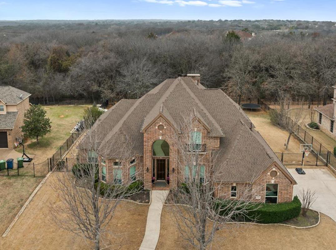 Wow! Ideal location in the heart of Flower Mound! 