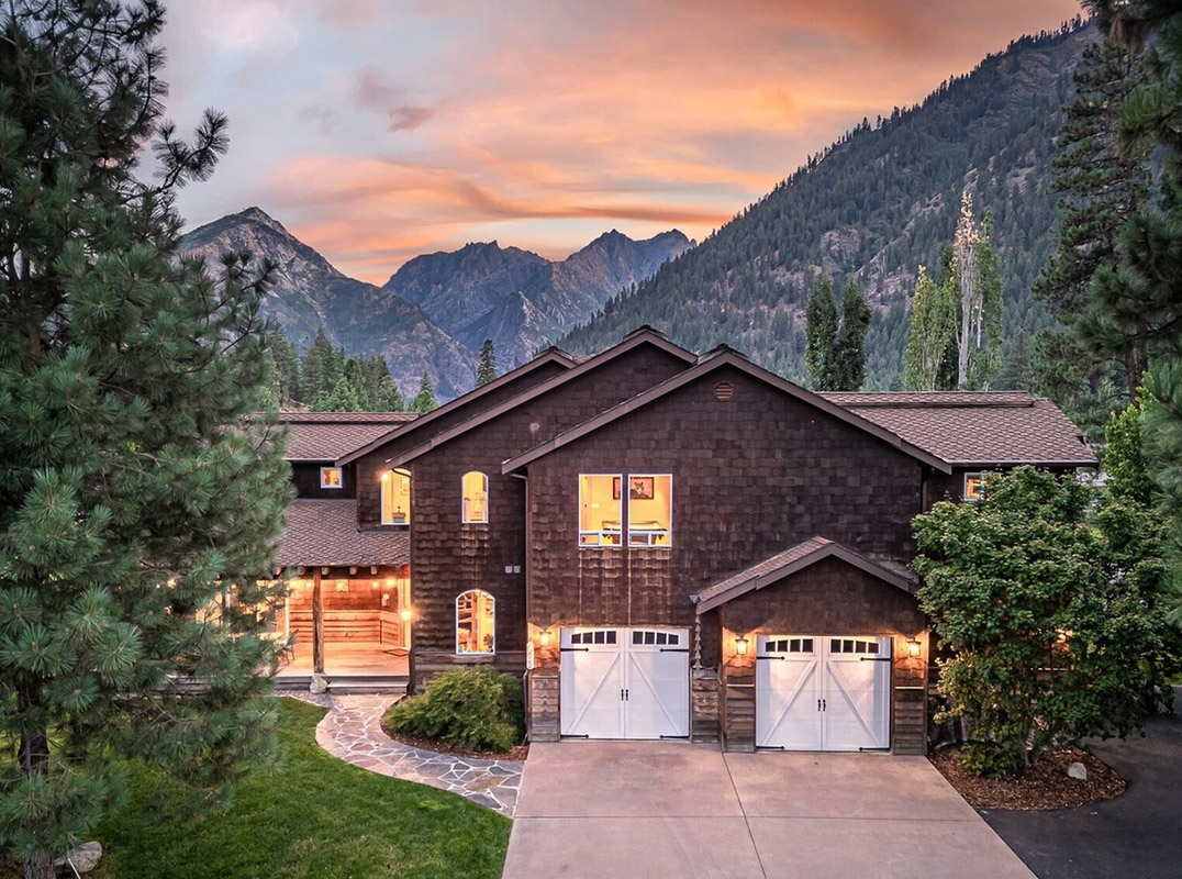 Private Retreat in the Heart of Icicle Valley