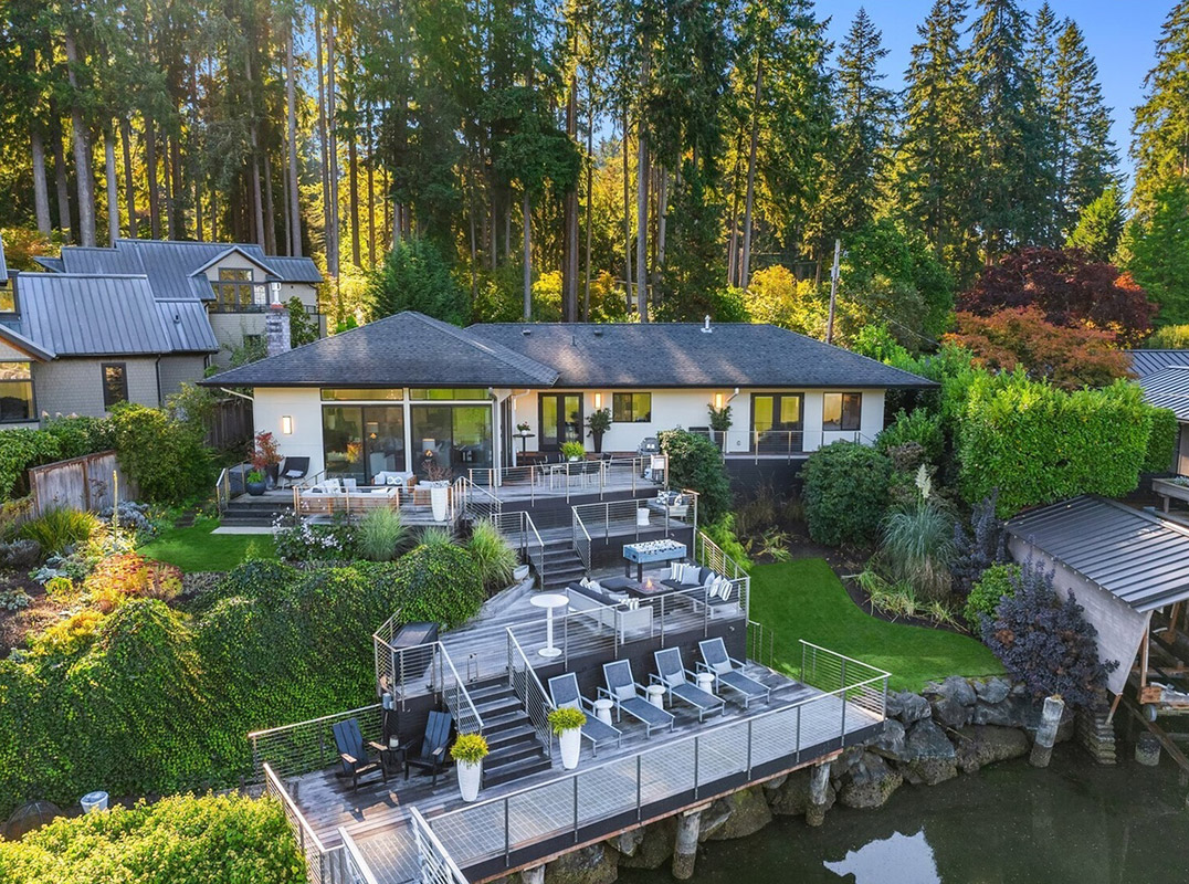 Stunning Fletcher Bay Waterfront