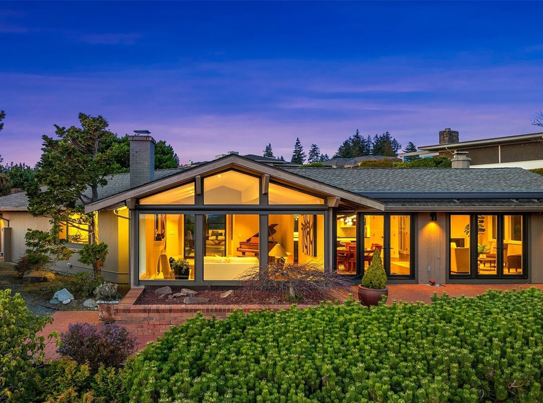 Beautifully Renovated Clyde Hill Residence