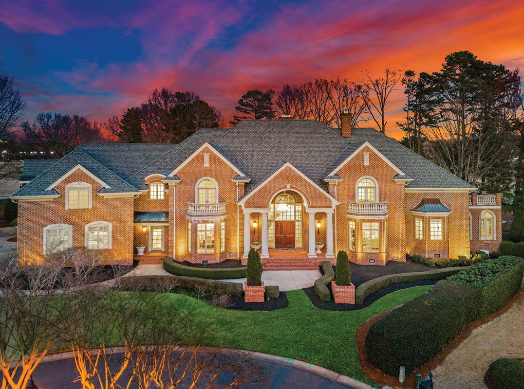 Exquisite Mansion In The Peninsula Golf Club Community