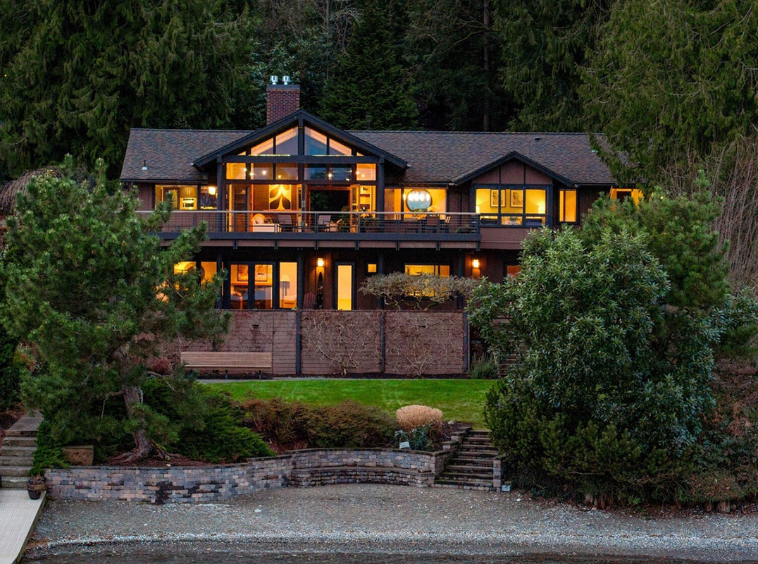Lakefront Oasis