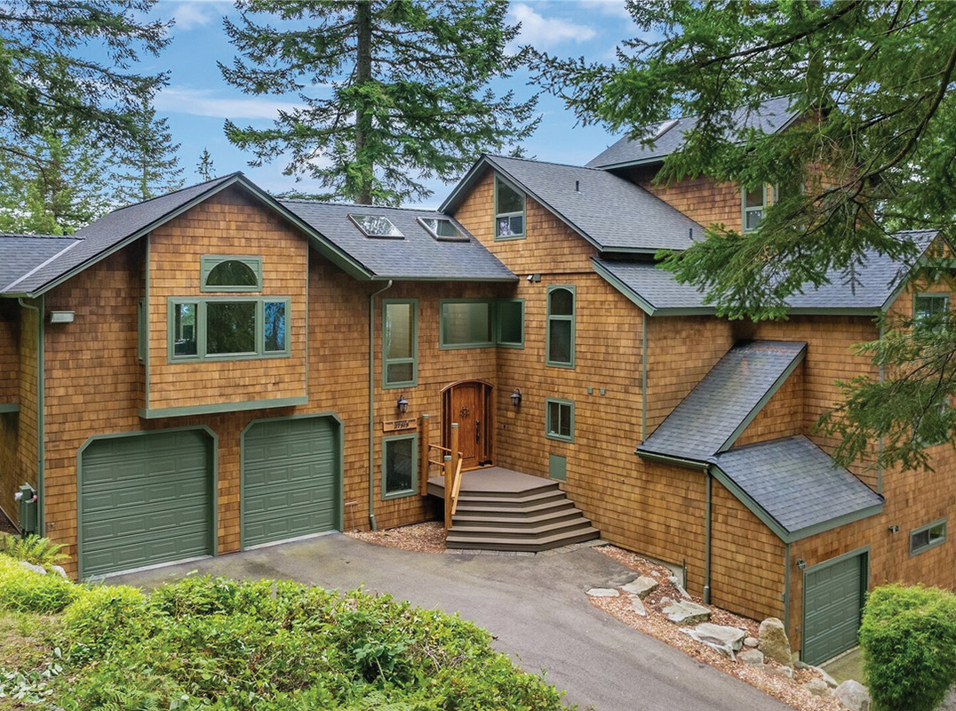 Breathtaking Tiger Mountain Home