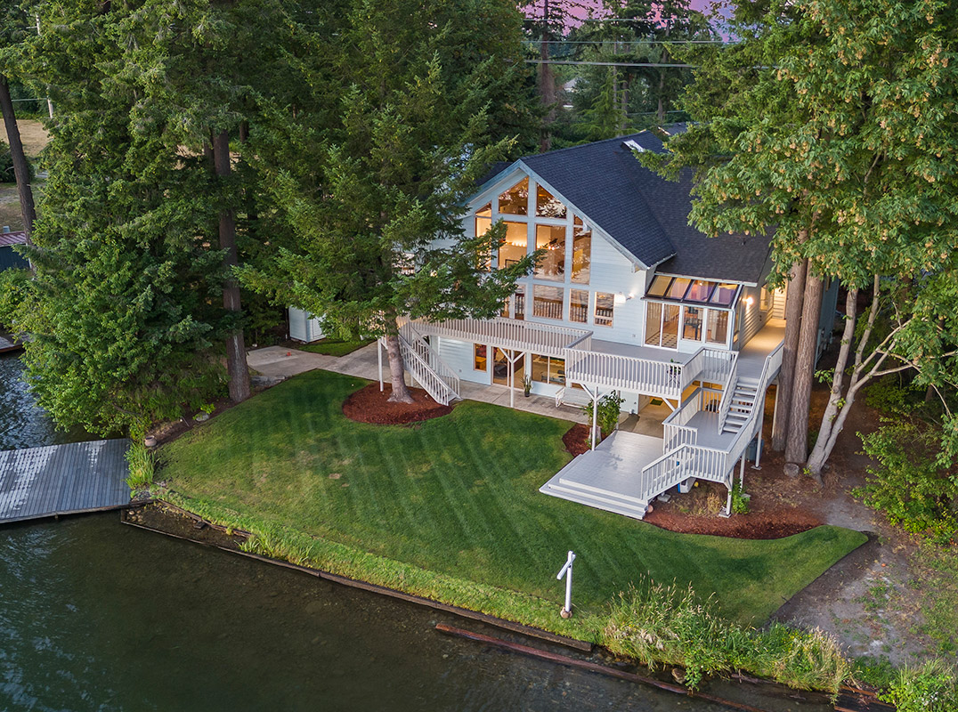 Custom Lakefront Masterpiece