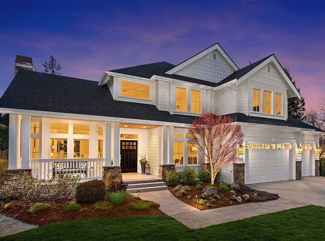 Impeccable Clyde Hill Traditional