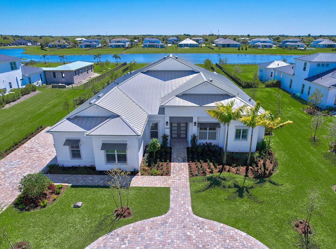 Stunning Newly Built Lakefront Retreat in Bridgewater