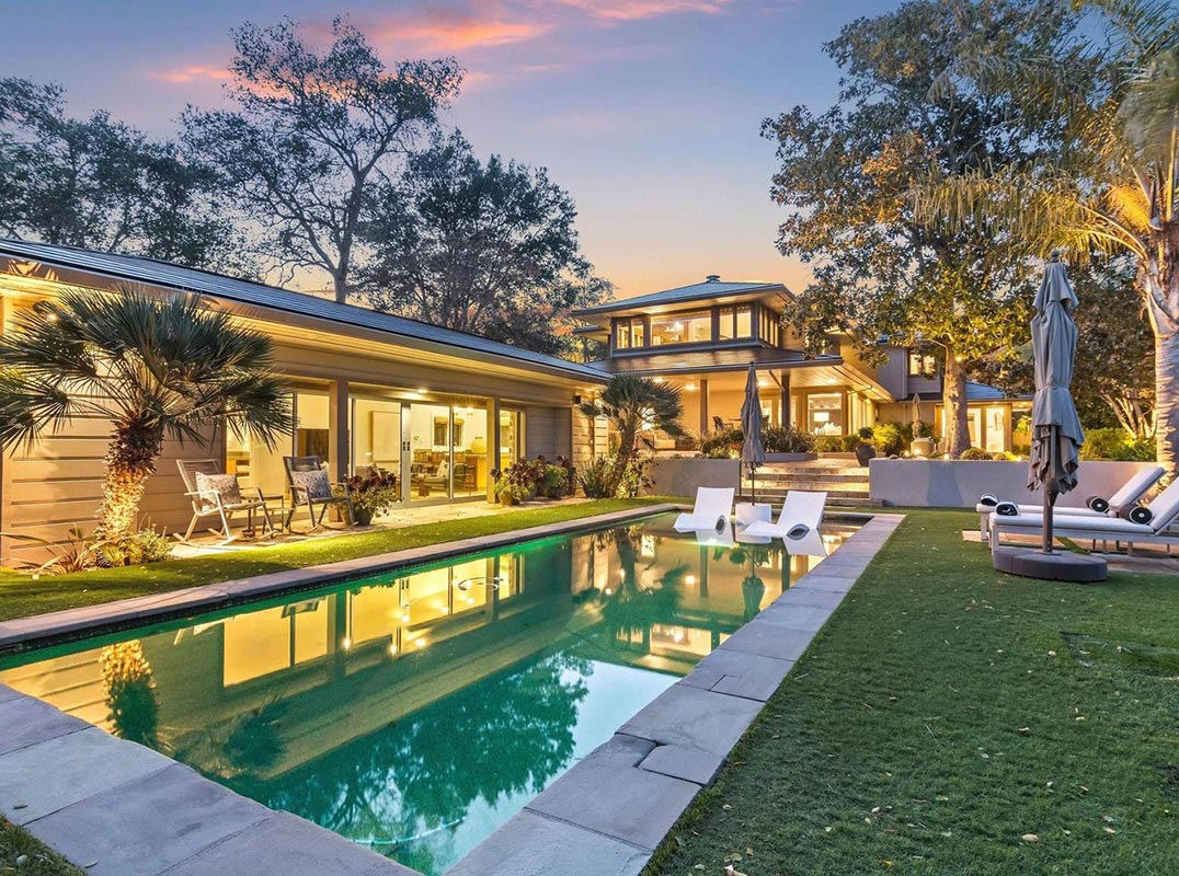 Resort-Style Living!
