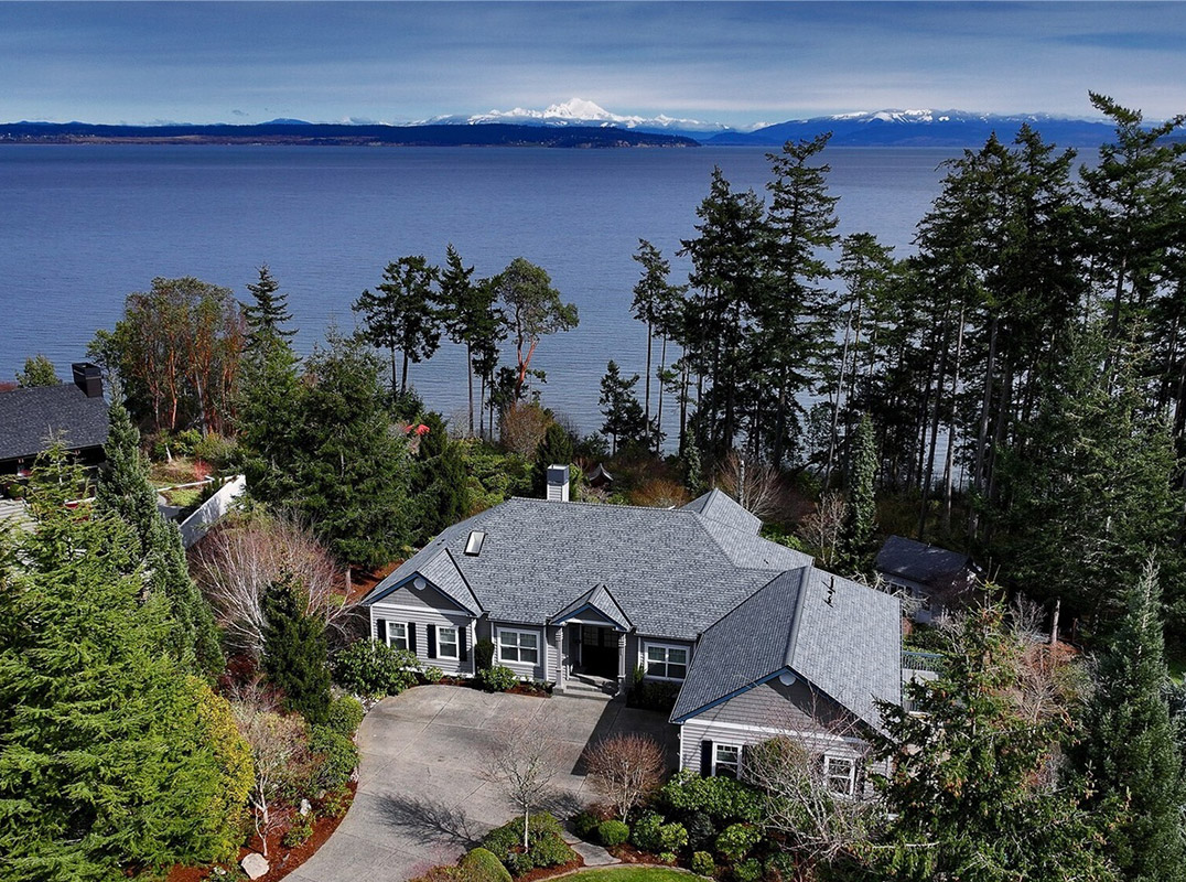 Stunning Whidbey Island Retreat