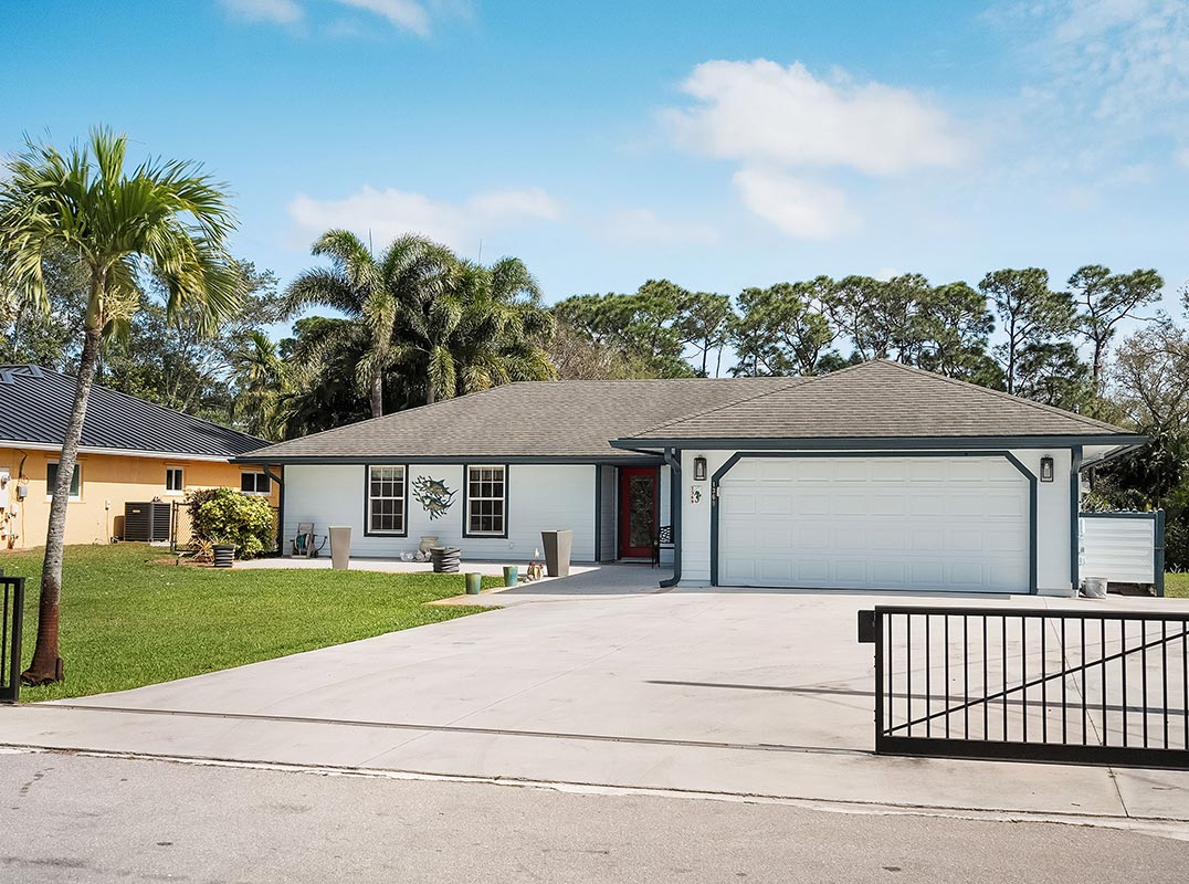 Discover Waterfront Living in Palm City