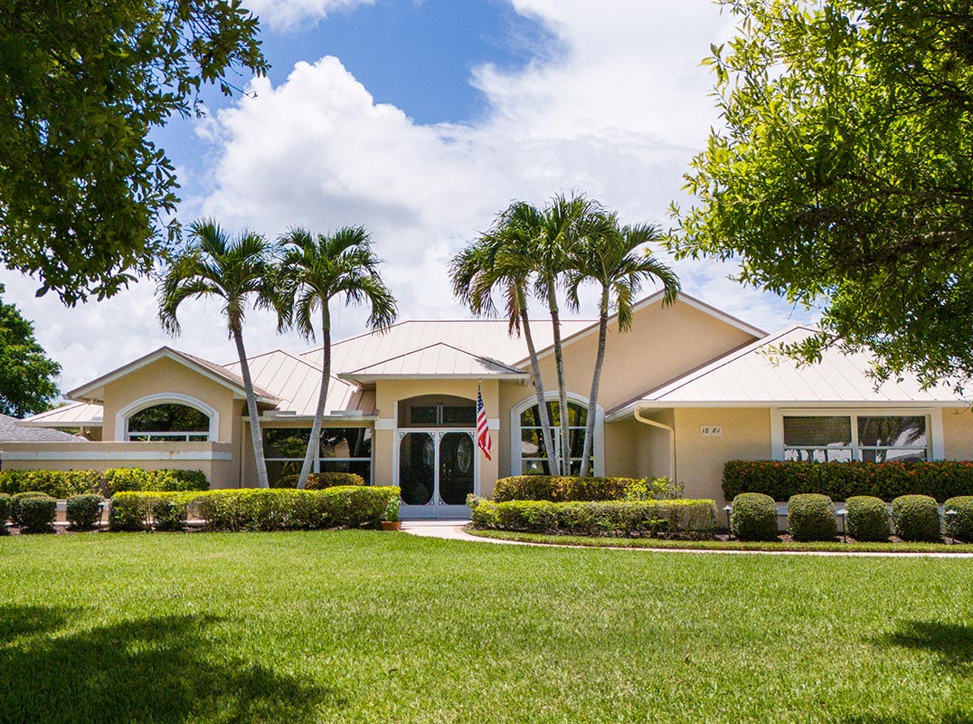 Welcome to Pinecrest Lakes in the heart of Jensen Beach! 