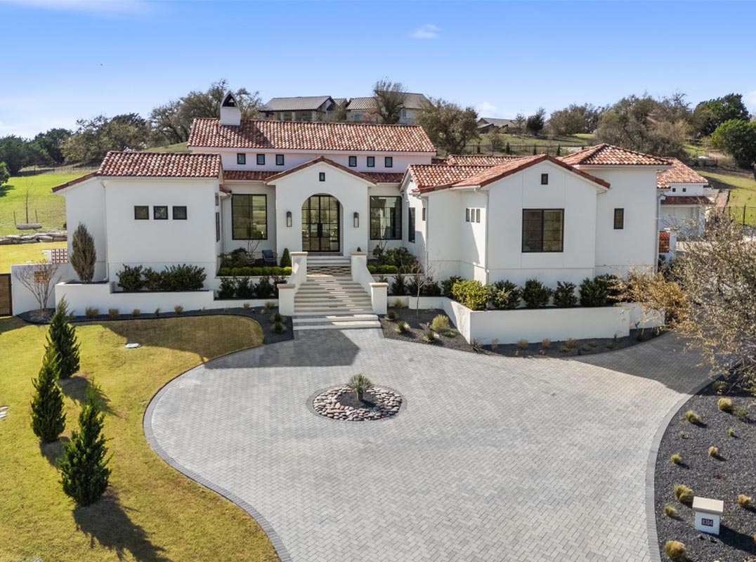 Modern Hill Country Elegance in the Prestigious Gated Community of Belvedere