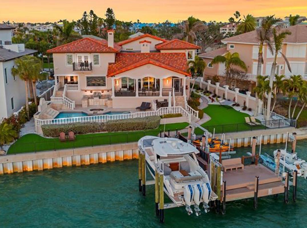 Open Waterfront Boaters Dream