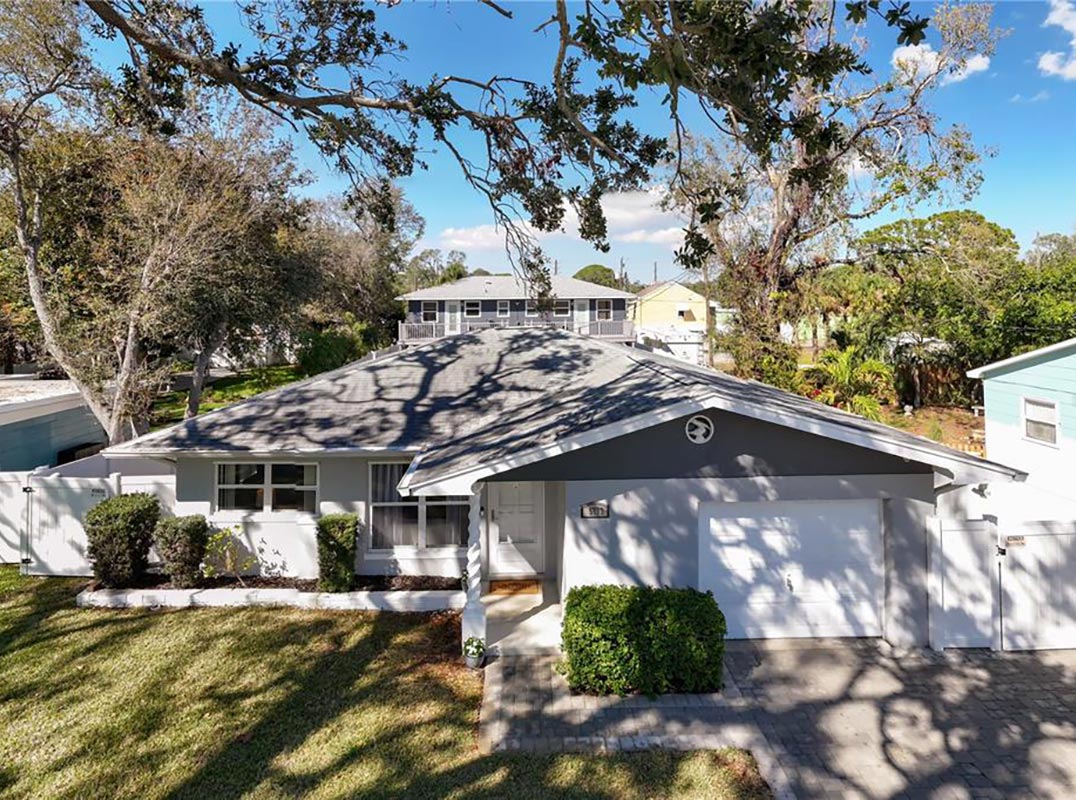 Attention investors and Gulfport Enthusiast! 